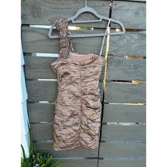 BCBG MAXAZRIA Evangeline  Ruffled Ruched One Shoulder Dress Copper Brown sz 0‎ - Picture 3 of 6